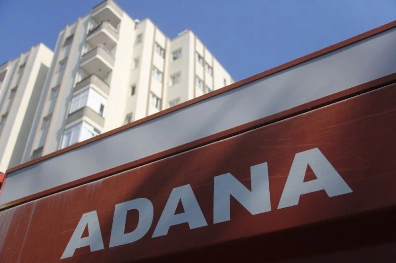 İntihar girişimini izlerken sosyal mesafeyi unuttular
