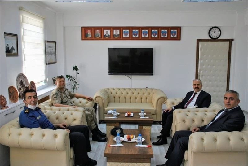 Emniyet Müdürü Artunay, JAKEM Komutanı Altın’ı ziyaret etti
