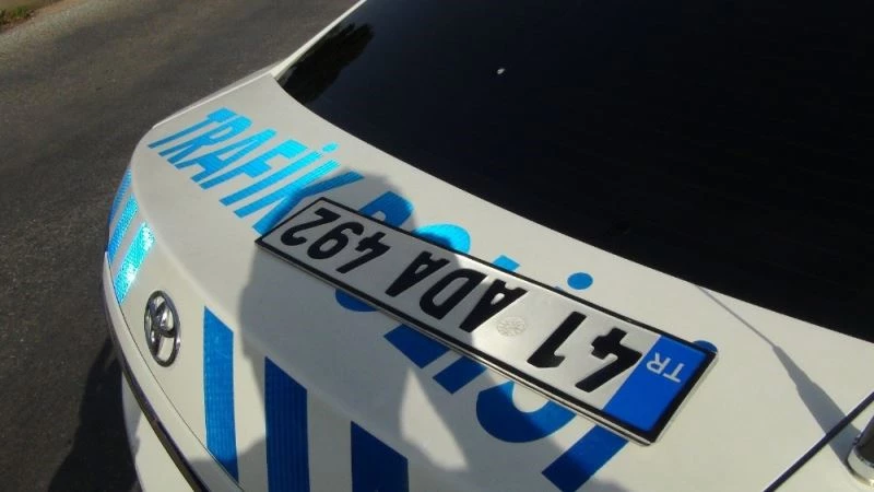 Polisin ‘dur’ ihtarına uymadı, plaka değiştirirken yakalandı
