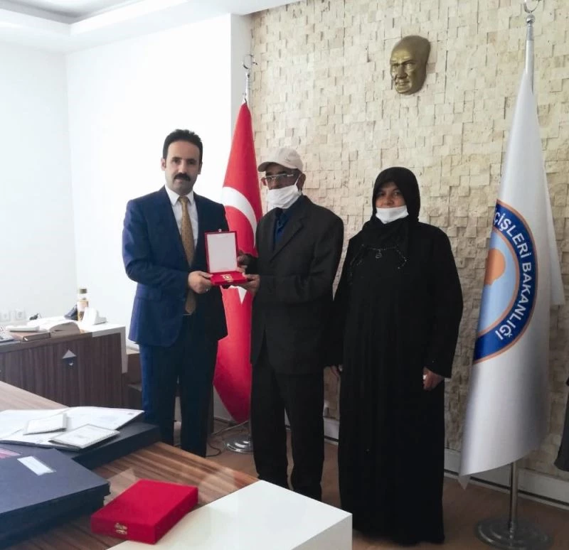 Kıbrıs gazilerine madalya
