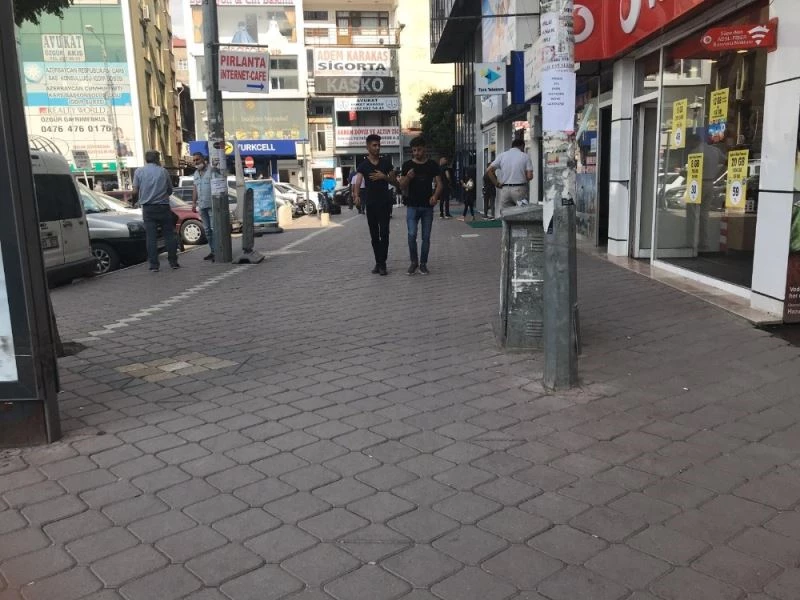 Iğdır maske ve sosyal mesafe yasağına uymuyor
