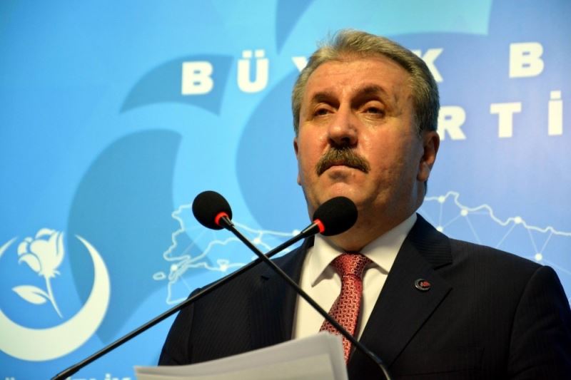 BBP Genel Başkanı Destici: “Bu bir ‘demokrasi yürüyüşü’ değildir, PKK’ya, teröre, binlerce şehidimizin katillerine saygı yürüyüşüdür”
