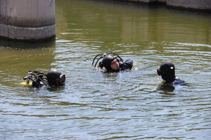 Su kenarında otururken tedbiri elden bırakmayın
