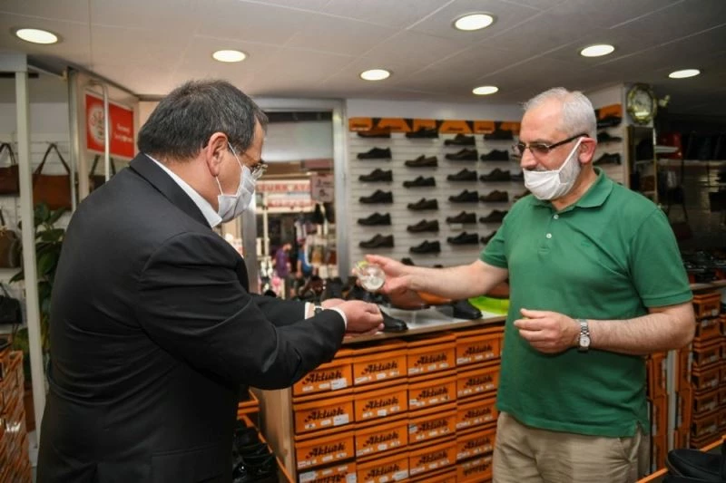 Başkan Demir: “Ekonominin temelini esnaf oluşturuyor”
