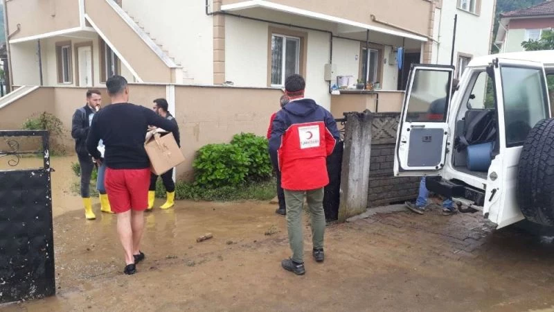 Kızılaydan selzedelere hijyen kiti
