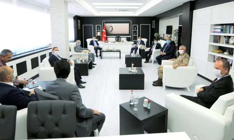 Rektör Prof. Dr. Cevdet Erdöl ile beraberindeki Heyet üniversiteyi ziyaret etti
