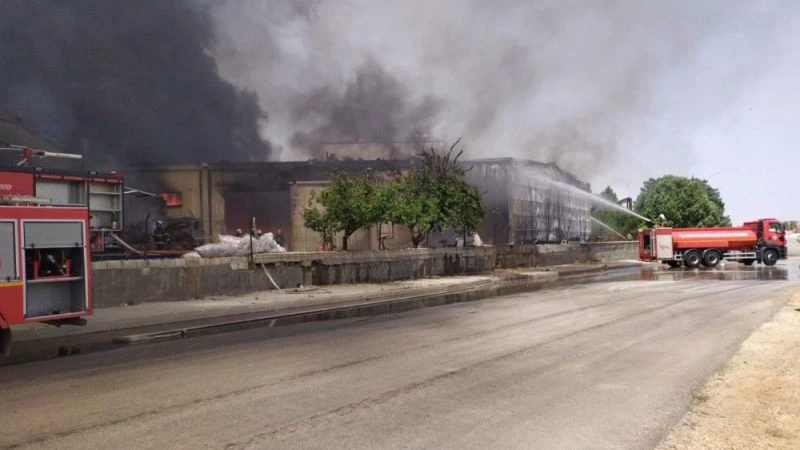 Elyaf fabrikasında yangın
