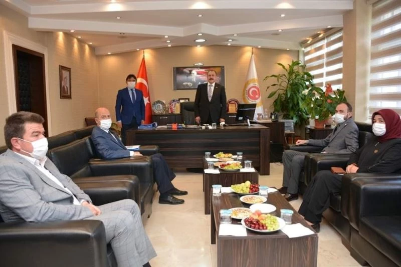 Milletvekili Eroğlu memleketi Şuhut’ta hemşerileri ile bir araya geldi
