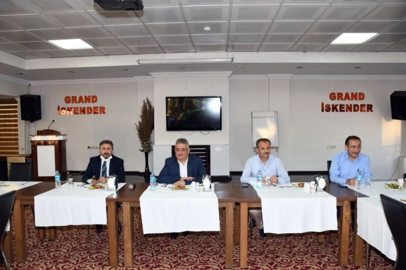 Vali Aykut Pekmez basın mensuplarıyla vedalaştı
