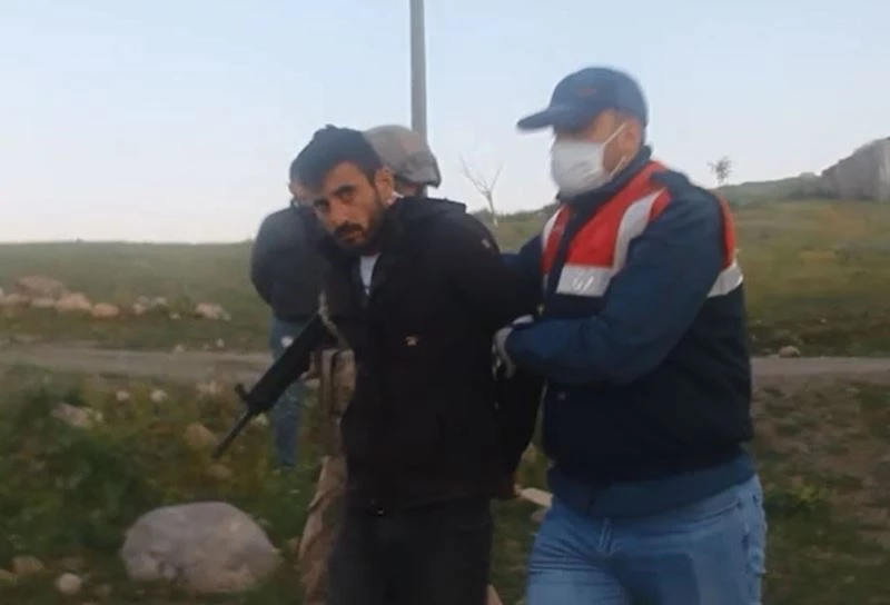 Jandarmadan HDP Karayazı İlçe binası dahil 11 adrese eş zamanlı operasyon
