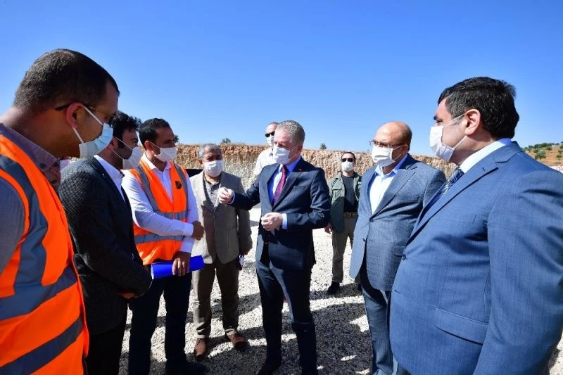 Vali Gül, Nizip ve Cerablus’ta incelemelerde bulundu
