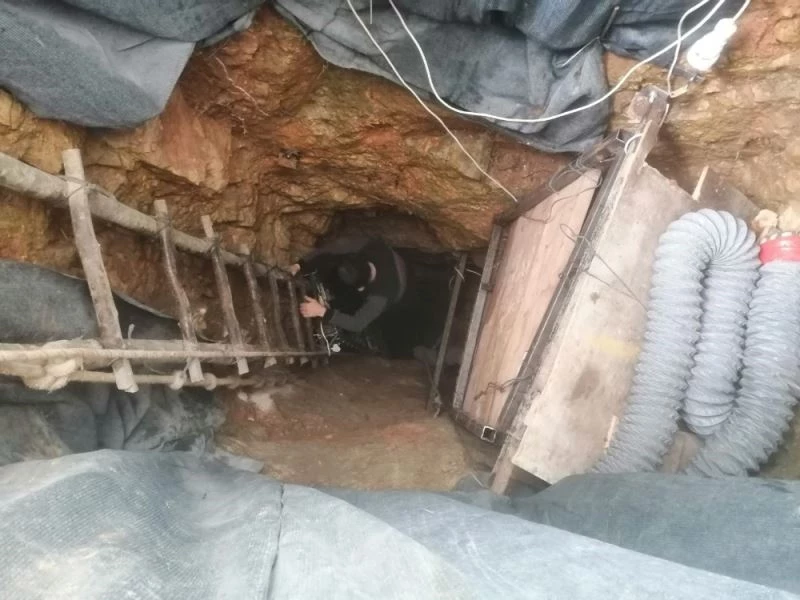 Define için yerin 35 metre altına indiler
