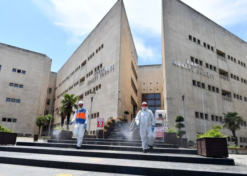 Adliye ve hukuk büroları dezenfekte edildi
