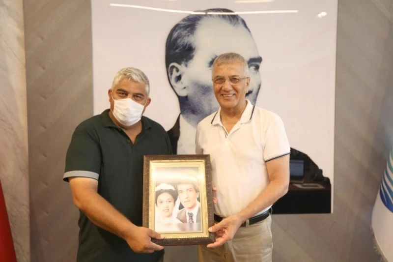 Çalışanlardan Başkan Tarhan’a Babalar Günü hediyesi
