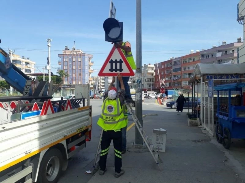Tren hatları ve hemzemin geçitler bakımdan geçirildi
