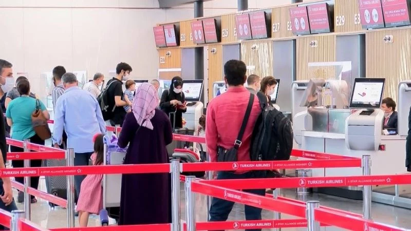 Kısıtlamadan muaf biletli yolcular sorunsuz seyahat ediyor
