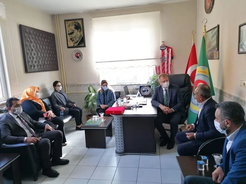 Başkan Ceyhun: ’Mağdur olan çiftçilerimizin durumunu yakından takip ediyoruz