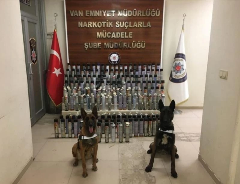 Van’da basınçlı metal köpük kutusunda 113 kilo eroin ele geçirildi
