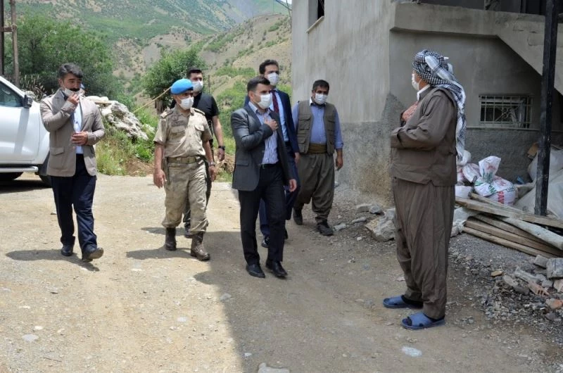 Beytüşşebap’ta şehit babalarına Babalar Günü ziyareti
