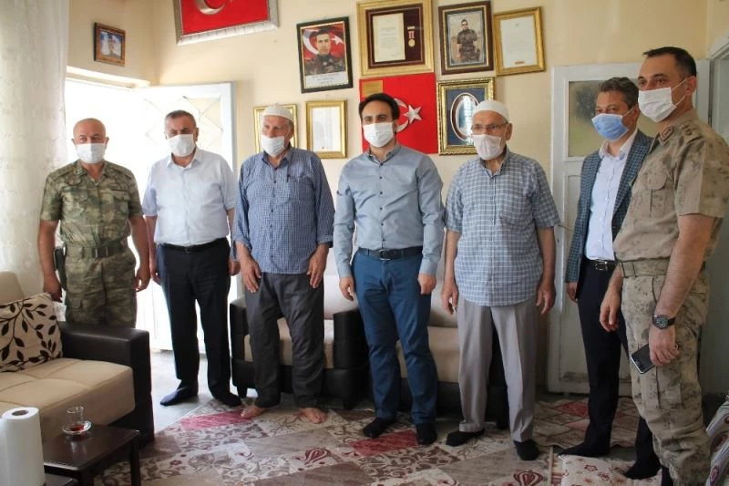 Şehit babalarına Babalar Günü ziyareti
