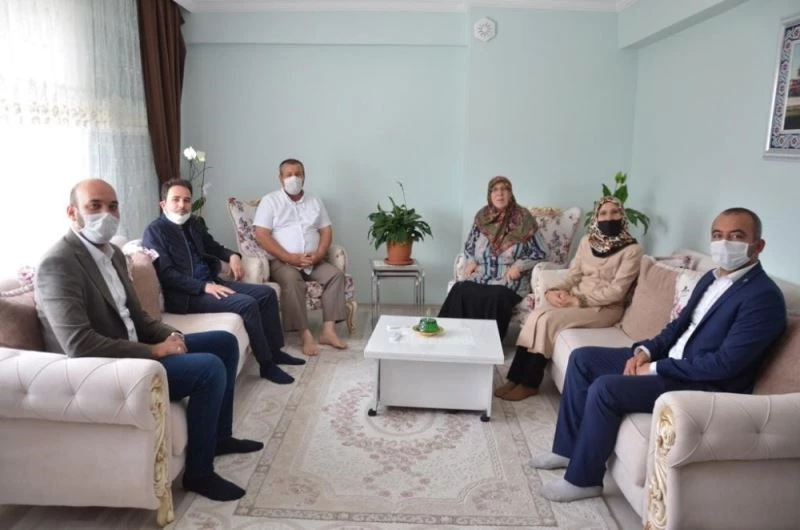 Milletvekili Gazel’den taziye ve şehit ailelerine “Babalar Günü” ziyareti
