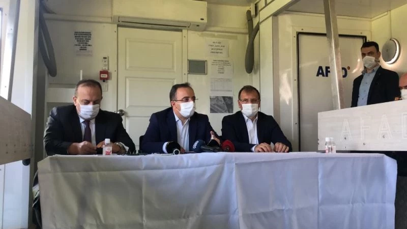 Afet bölgesinde açıklama yapan İçişleri Bakan Yardımcısı İsmail Çataklı:
