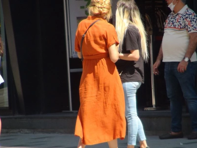 İstiklal Caddesi’nde duygu sömürüsü yapan iki kişiye 784 lira para cezası
