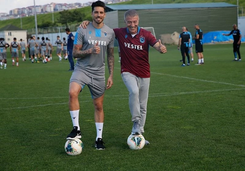 Ağaoğlu takımına seslendi: “Başınızı ve omuzlarınızı dik tutun”
