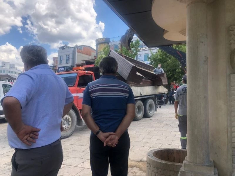 Bayramyeri Meydanı bomboş kaldı
