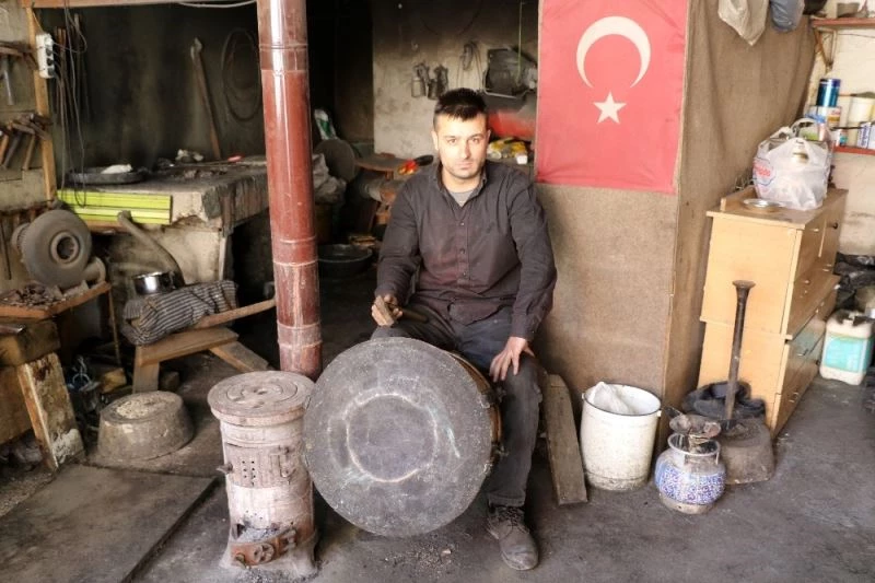 Bayburt’ta son bakırcılar zamana direniyor
