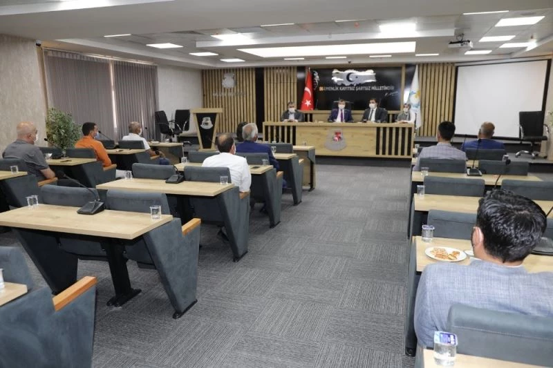 Belediye binanın hastaneye dönüşmesini mecliste oy birliğiyle karara bağladı
