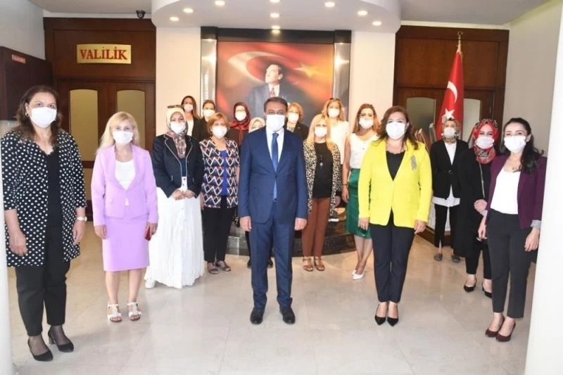 Kadın Muhtarlardan, Vali Şıldak’a Hoşgeldiniz ziyareti
