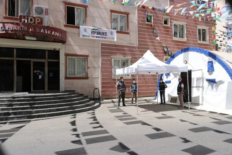 HDP önündeki ailelerin evlat nöbeti 296’ncı gününde
