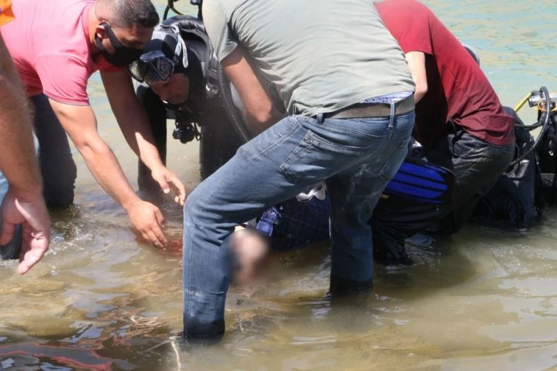 Balık avlamak için suya girdi, hayatını kaybetti
