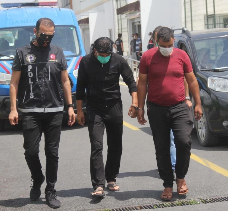 Aracın klima bölmesinden 39 kilo 700 gram esrar çıktı
