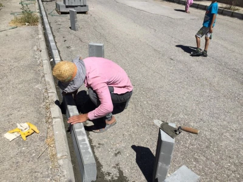 Sümerevler Mahallesinde kaldırım çalışması
