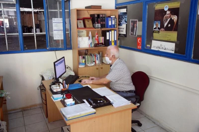 Ömrünün yarısından fazlasını mahallesine adayan muhtar