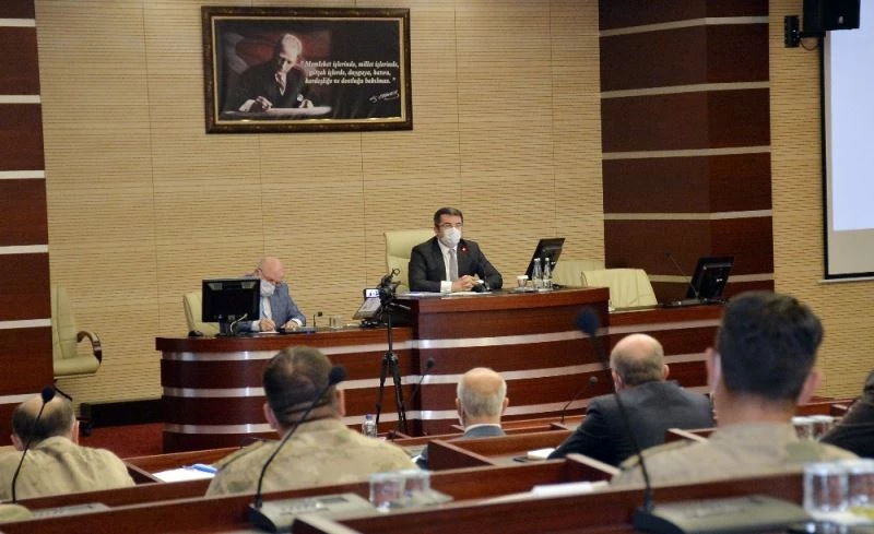 Vali Memiş, kent gündemini değerlendirdi
