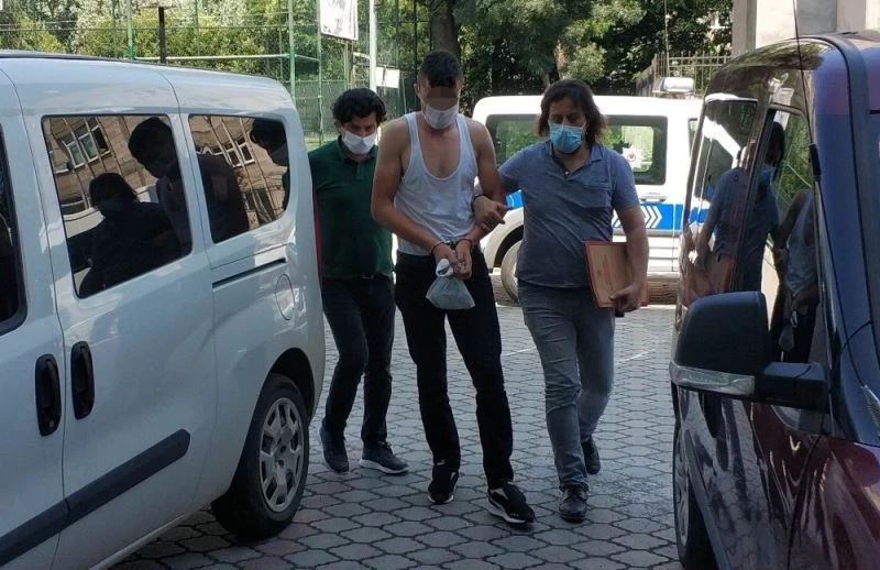 Samsun’da ’maske takın’ diye uyaran polise bıçakla saldıran kişi tutuklandı
