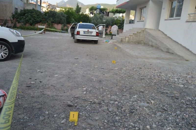 İlişkisinin bitmesine sebep olarak gördüğü kişiyi kurşun yağmuruna tuttu
