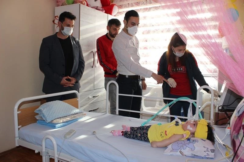 Ecem Su bebek ihtiyacı olan ’öksürtme cihazı’na kavuştu
