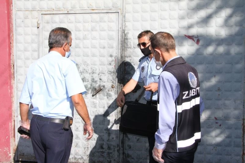 Kötü kokuların geldiği depodan atık yağlar çıktı
