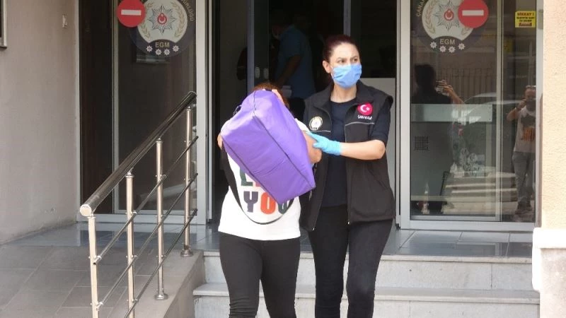 Kapı kilitlerini bozarak evlere giren hırsız yakalandı
