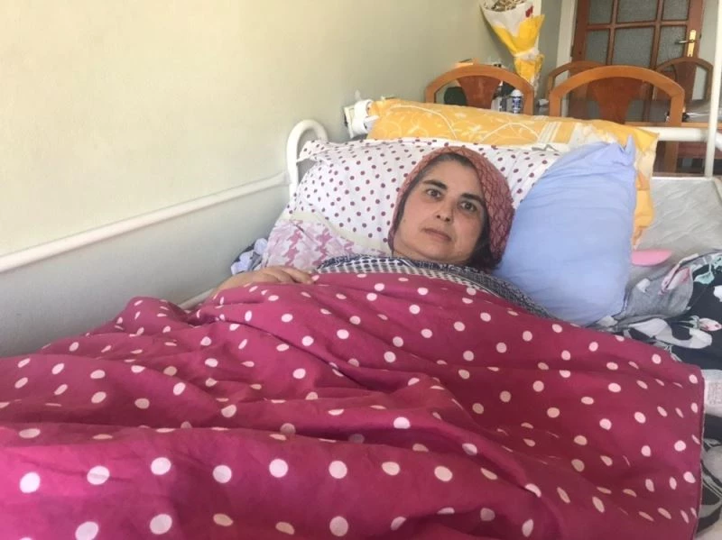 Yürümek için yardım bekliyor
