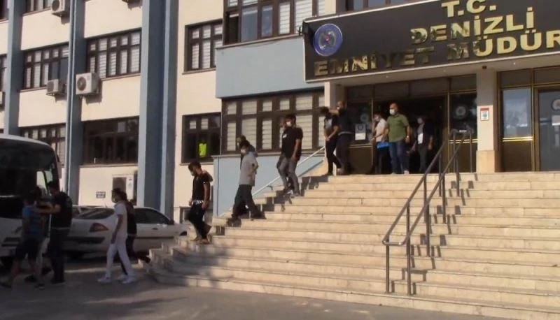 Denizli’de kamu düzeni ve sağlını bozan 16 yabancı sınır dışı edildi
