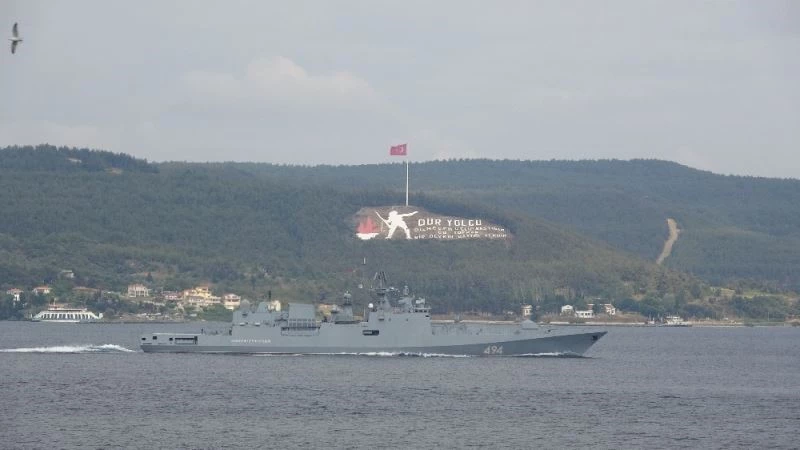 Rus savaş gemisi ’Admiral Grigorovich’ Çanakkale Boğazı’ndan geçti
