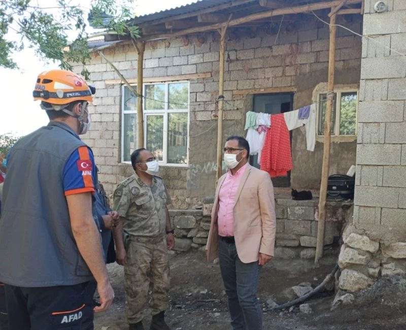 Kaymakam Sayar deprem bölgesinde
