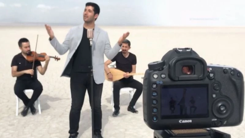 Doğa harikası Tuz Gölü klip mekanına dönüştü
