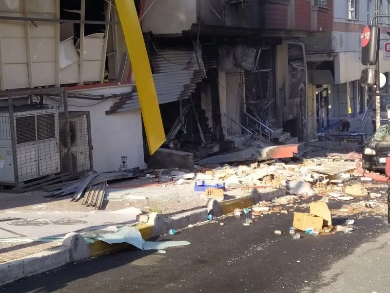 Bahçelievler’de patlamanın ardından yaşanılan panik anları kamerada
