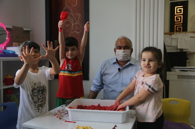 Erdemli Belediyesinden çocuklara ‘oyun terapisi’ desteği
